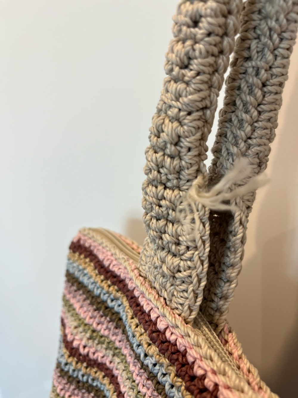 NEW The Sak Crafted Classics Carryall - Hand Crochet in Pink Multi - Picture 5 of 6